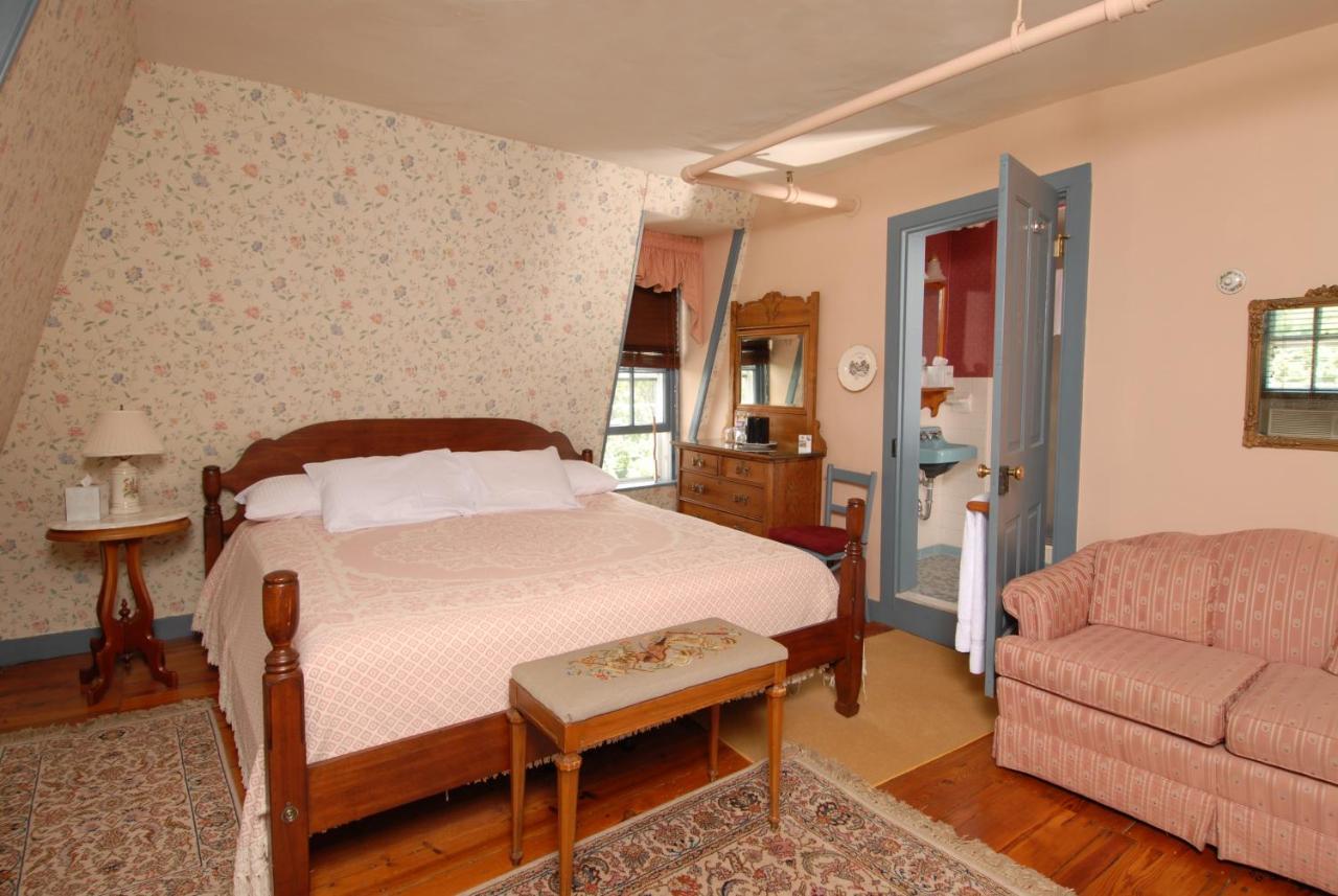The Robert Morris Inn
